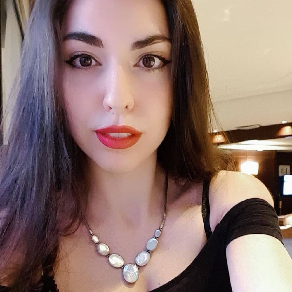 Meet your Posher, Liana